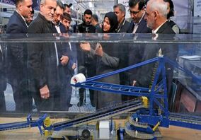 بازدید رئیس جمهور و جمعی از اعضای دولت از نمایشگاه «پیشگامان پیشرفت»