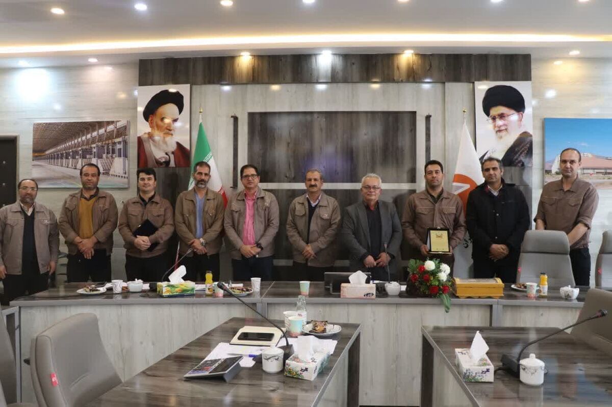  برگزاری جلسه شورای معاونین و مدیران شرکت آلومینای ایران