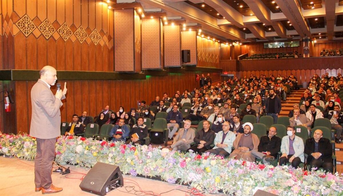 در عرصه صنعت و تولید ، کاری بکنیم که برای آیندگان بماند