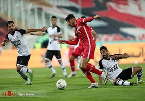 بازی استقلال روی اعصاب هواداران پرسپولیس