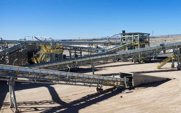 واحد سنگ‌شکن کارخانه آهک خاتون آباد راه‌اندازی شد