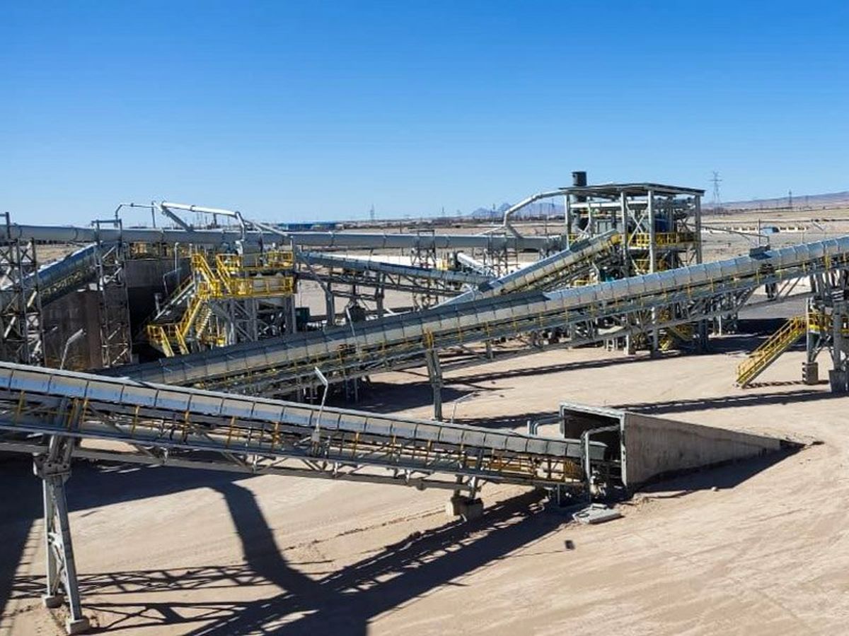 واحد سنگ‌شکن کارخانه آهک خاتون آباد راه‌اندازی شد