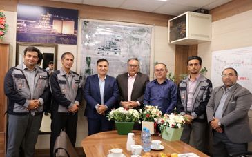 مدیرعامل شرکت آلومینای ایران به مناسبت روز پزشک با پزشکان محترم شرکت دیدار کرد