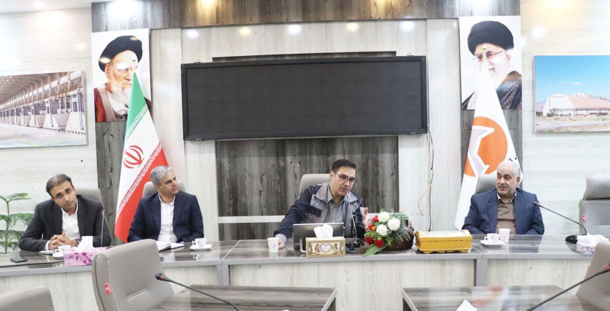 نشست صمیمی شورای اسلامی کار و تعدادی از بازنشستگان شرکت آلومینای ایران 