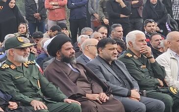 حضور مدیر عامل شرکت فولاد اکسین خوزستان به همراه جمعی از مسئولین شرکت در مراسم تشییع شهید گمنام در منطقه باهنر اهواز