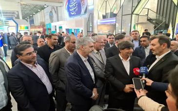 بازدید رئیس هیأت عامل ایمیدرو از غرفه شرکت فرآوری معدنی اپال کانی پارس