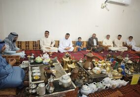  معاون منابع انسانی و امور اجتماعی فولاد خوزستان در عید فطر به دیدار بزرگان و ساکنان منطقه قعله‌چنعان و کارون رفت