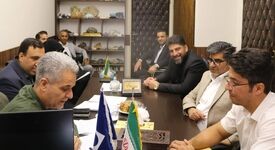 بازدید مدیر منابع انسانی، آموزش و پشتیبانی ایمیدرو از مرکز تحقیقات مواد معدنی یزد