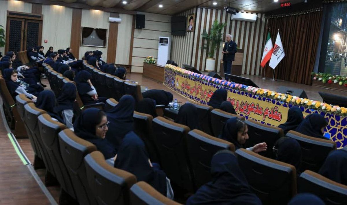 بازدید دانش‌آموزان دبیرستان غیردولتی دخترانه امام حسین (ع) از شرکت فولاد خوزستان