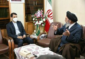 صنایع برای تولید برق برنامه‌ریزی کنند/دیدار طیب نیا و امام جمعه اصفهان