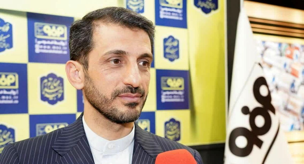 تولید ورق فولاد زنگ‌نزن فولاد مبارکه؛ نویدبخش ارزآوری برای کشور است/ گزارش دستاوردهای حوزه تولید و صادرات فولاد مبارکه در سال ۱۴۰۱ به رئیس‌جمهور