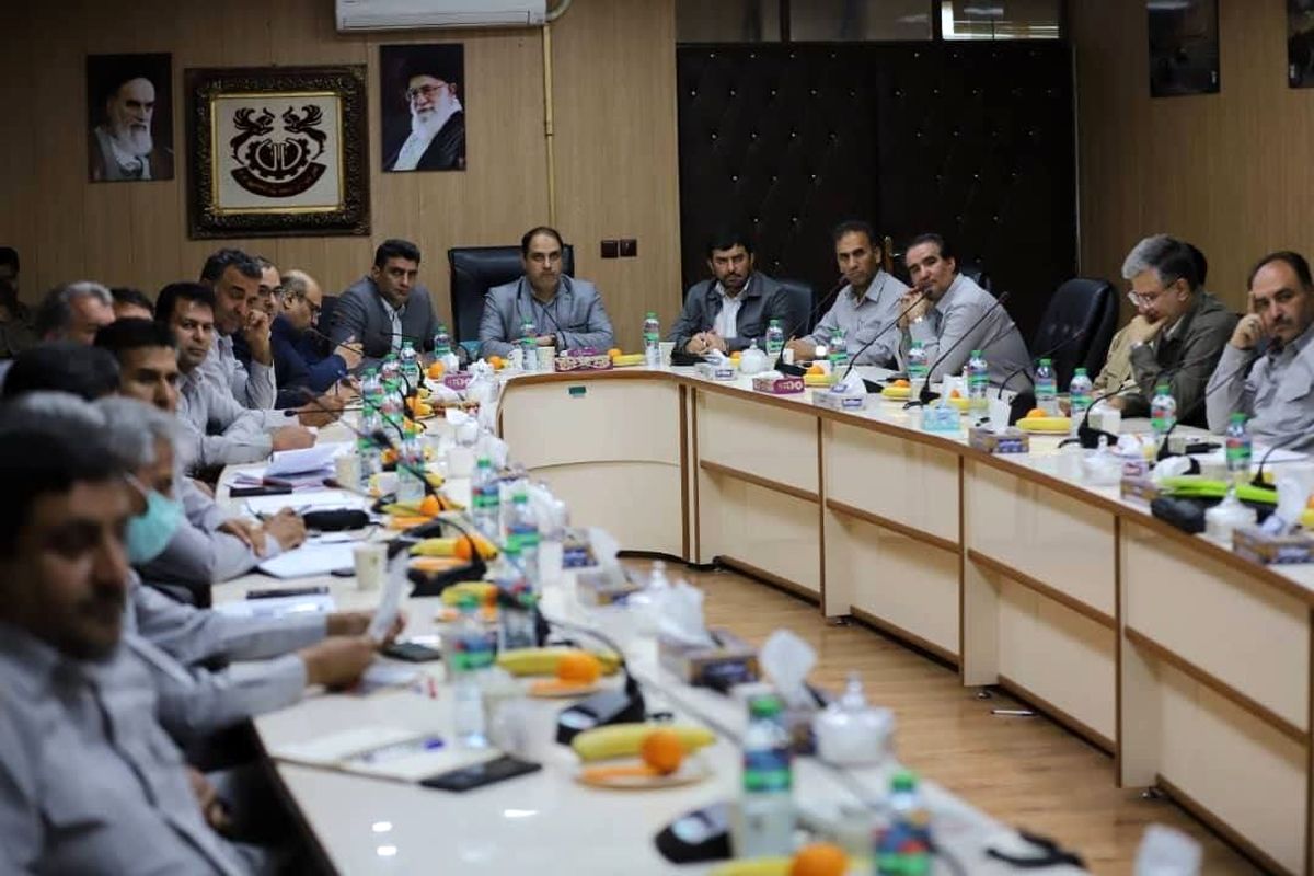 با توجه به شعار سال امکانات کشور و دستگاههای اجرایی باید در حمایت از تولید باشد/تلاش برای بومی سازی و تکیه بر توان داخلی