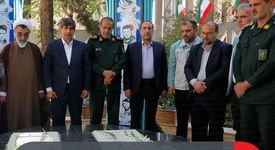 ادای احترام دبیر شورای عالی انقلاب فرهنگی و فرمانده قرارگاه سیدالشهدا به مقام شامخ شهدا
