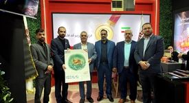 بازدید دکتر هاشم خنفری، نماینده مردم شادگان در مجلس شورای اسلامی از غرفه فولاد اکسین خوزستان