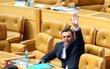 خطیر: آقای عزیزی‌خادم اسپانسر هزار میلیاردی چه شد؟/ استقلال می‌تواند از سازمان لیگ به فیفا شکایت کند