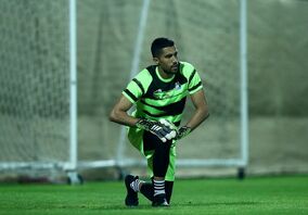 ستاره استقلال سه بازی تا رکورد گلر محبوب پرسپولیسی‌ها

