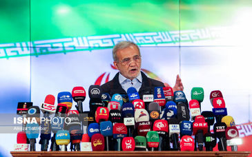 پزشکیان: دفاع از ایران فقط در میدان جنگ نیست، گاهی در یک تیتر درست و یک گزارش دقیق است