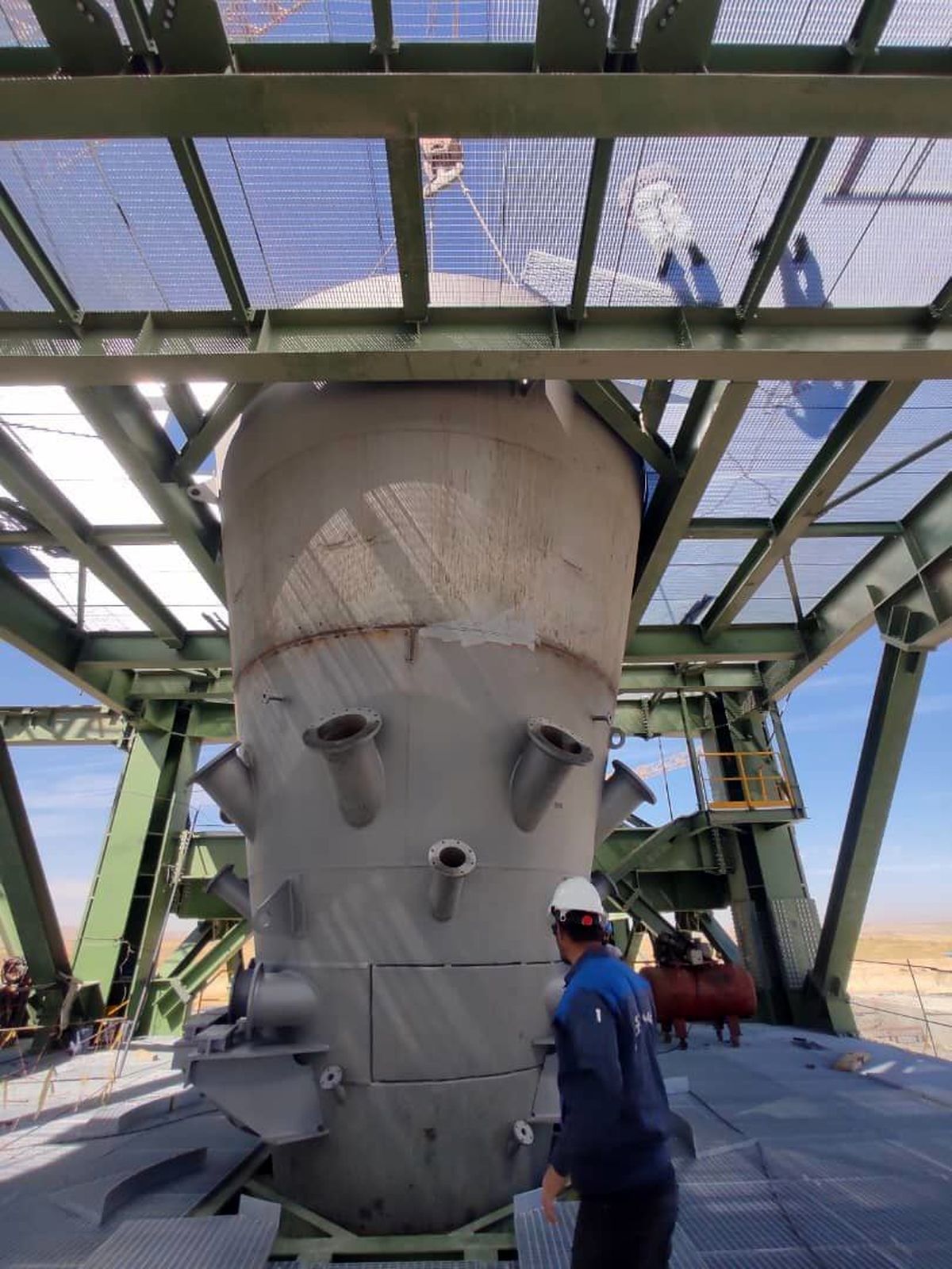 پیشرفت پروژه عظیم فولاد کردستان در قاب تصویر / آغاز مرحله دوم نصب اجزاء کوره