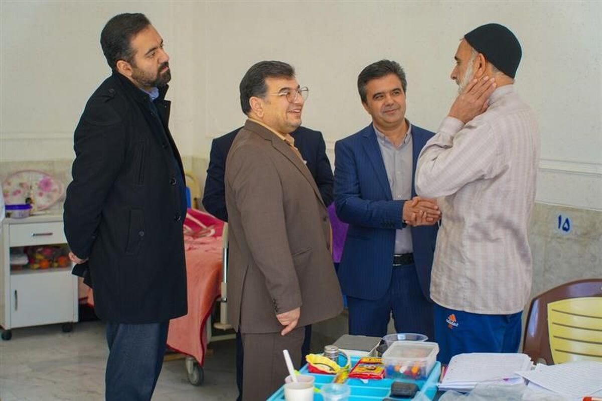 در ایام دهه فجر پیروزی انقلاب اسلامی انجام شد: دیدار مسئولان ذوب‌آهن اصفهان با جانبازان بیمارستان شهید رجایی نجف‌آباد در دهه فجر