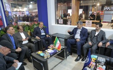 حضور استاندار یزد در غرفه چادرملو در دوازدهمین نمایشگاه فن‌بازار یزد