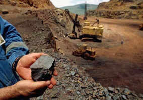 لزوم جلوگیری از خام‌ فروشی معدنی