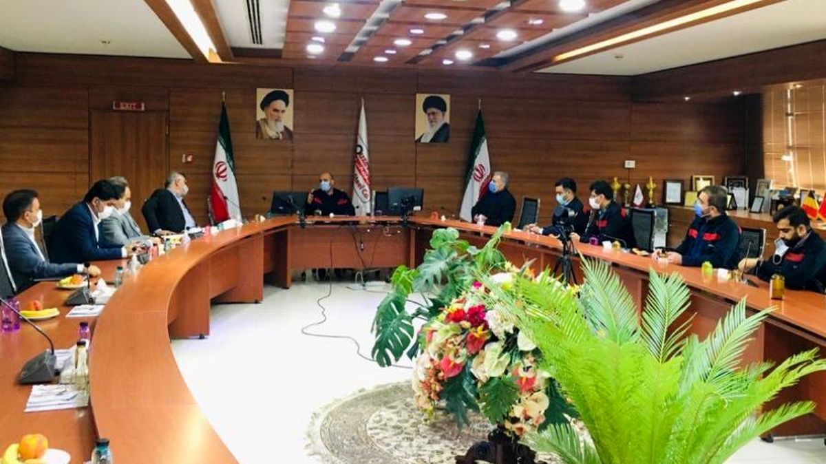 با حضور مدیر عامل شرکت؛ جلسه مدیران بانک ملت استان با مدیران اکسین برگزار شد