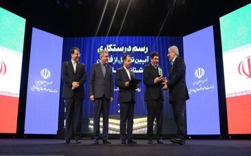 تجلیل از عملکرد مدیرعامل شرکت مس به عنوان فعال پیشتاز اقتصاد ایران/ پتانسیل ارزآوری 10 میلیارد دلاری شرکت مس