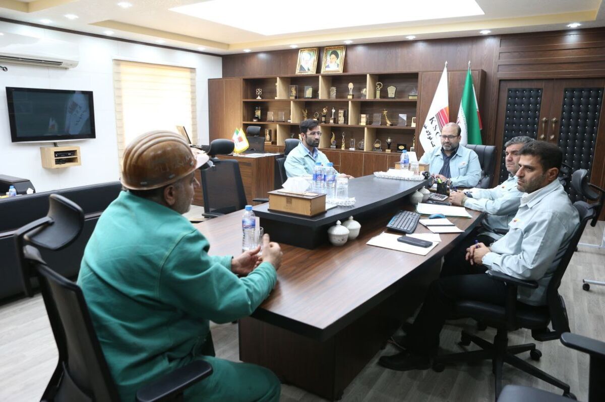  دیدار چهره به چهره مدیرعامل با کارکنان شرکت فولاد خوزستان