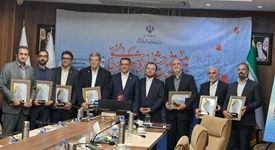 اعطای جایزه جشنواره شهید رجایی به رئیس هیات عامل ایمیدرو‌