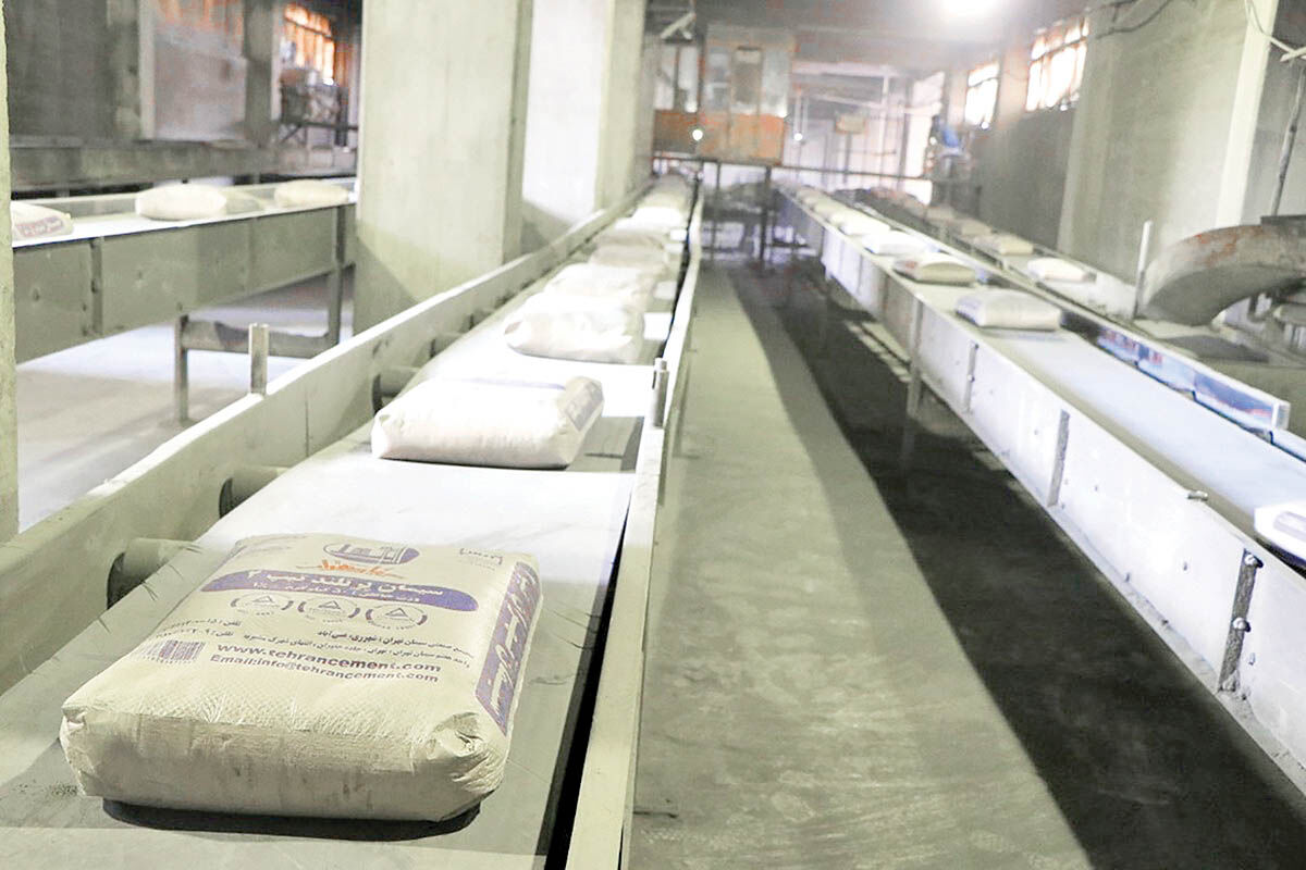 کمبود سیمان نداریم/ذخایر 2.5 ماه در کشور وجود دارد