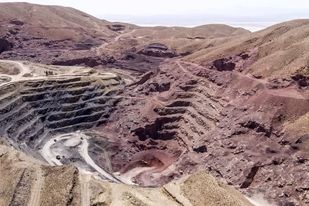 با رویکرد نوین مدیریتی تحقق یافت:درخشش معادن شرکت آلومینای ایران در نیمه نخست ۱۴۰۴ باعبور از چالش ها