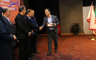 منطقه ویژه اقتصادی لامرد موفق به دریافت جایزه پنج‌ستاره بهره‌وری شد