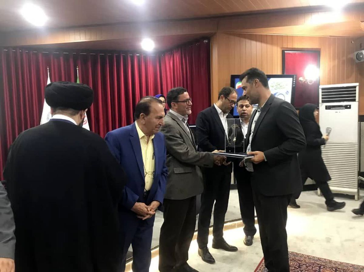 مجتمع معدنی انگوران به عنوان واحد برتر صنعت و معدن استان زنجان معرفی شد