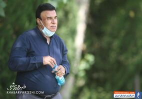 با پرسپولیس مذاکره کردم؛ کتک خوردم رفتم استقلال!/ پروین گفت حاضرم ۱۰۰ هزار پرسپولیسی را با جایگاه ۸ استقلالی عوض کنم/ خذیراوی از مهدوی‌کیا بهتر می‌شد