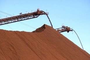 گزارش بلومبرگ از وضعیت بازار سنگ آهن در می ۲۰۲۶

