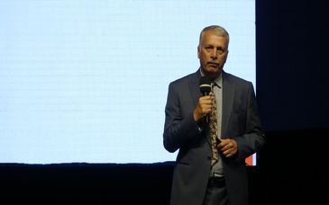 شوک قیمتی در انتظار الکترود گرافیتی