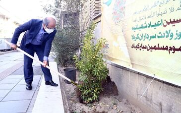  کاشت نهال به مناسبت هفته درختکاری و اعیاد شعبانیه