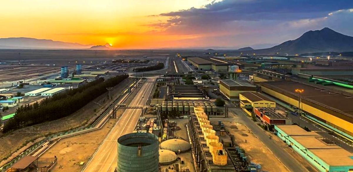 کاشت نهال خودباوری در سرزمین فولاد
