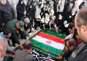 آیین سومین روز تدفین شهید گمنام در مجتمع آلومینای ایران برگزار شد