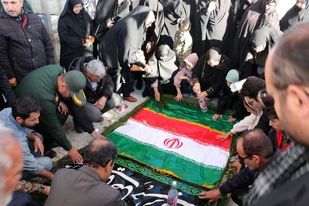 آیین سومین روز تدفین شهید گمنام در مجتمع آلومینای ایران برگزار شد