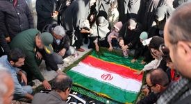 آیین سومین روز تدفین شهید گمنام در مجتمع آلومینای ایران برگزار شد