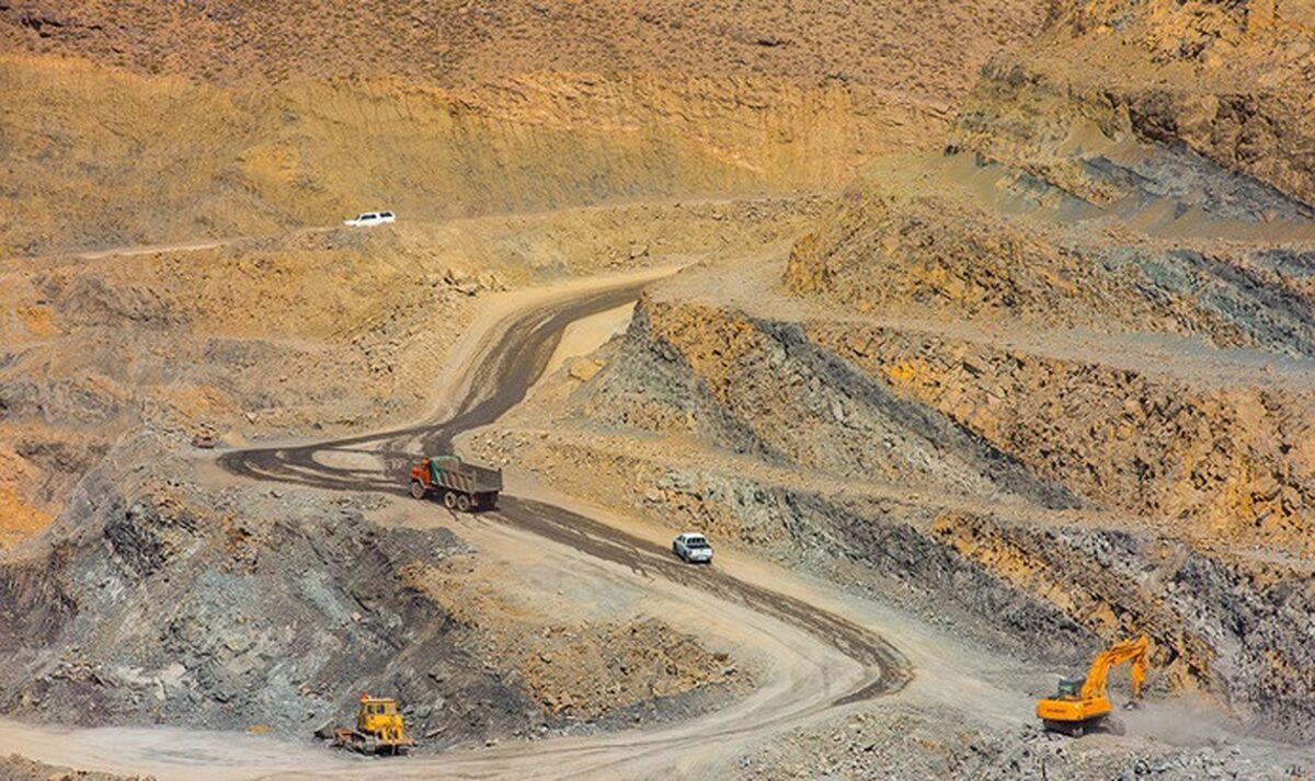 معادن گلستان گرفتار در دالان خام فروشی/ صادرات برنامه می خواهد