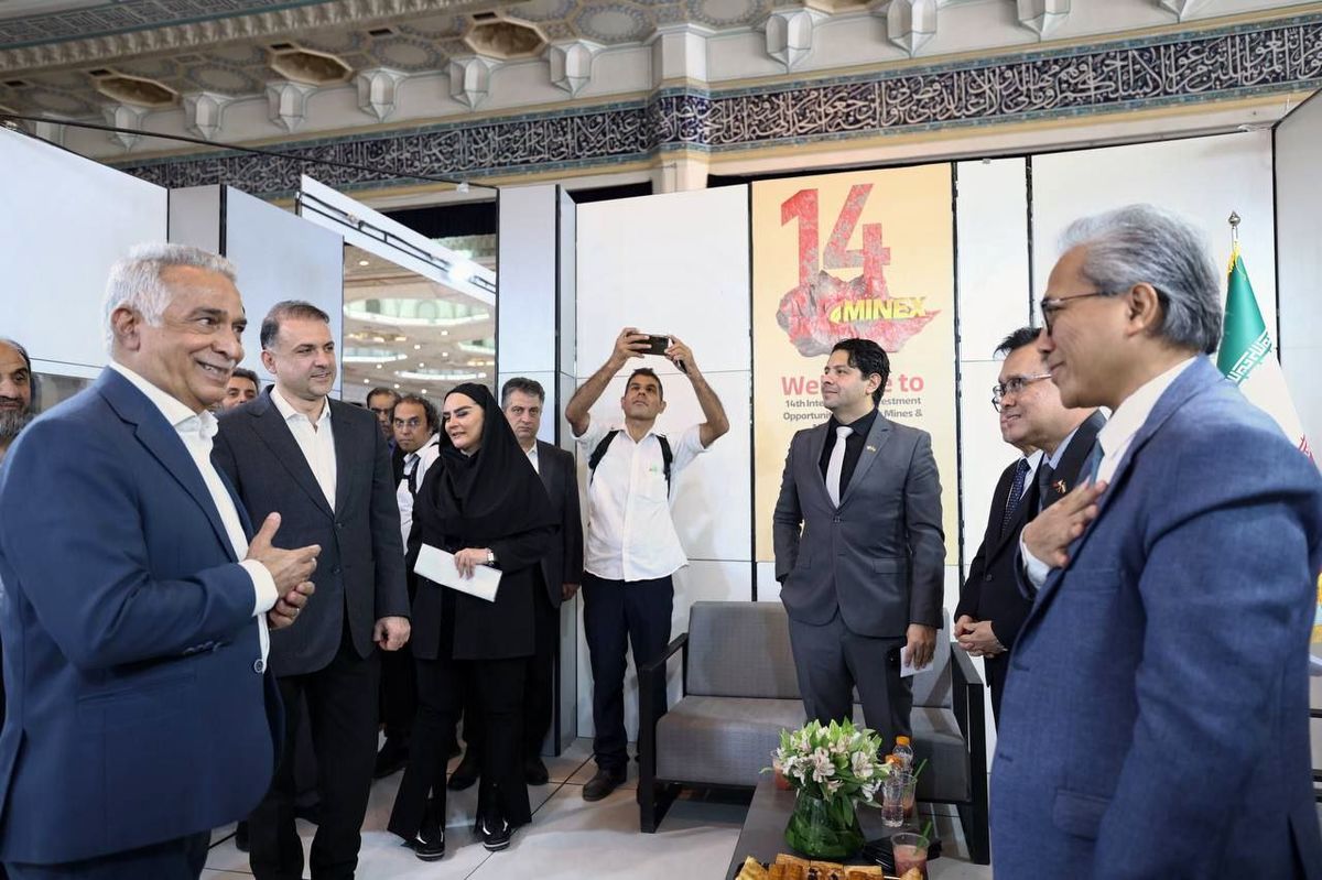 بازدید دکتر سیدمصطفی فیض مدیرعامل شرکت ملی صنایع مس ایران از چهاردهمین نمایشگاه بین‌المللی فرصت‌های سرمایه‌گذاری معدن و صنایع معدنی