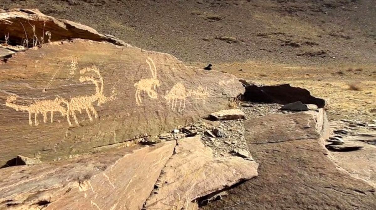  توقف کار معدن در محدوده سنگ نگاره های تیمره