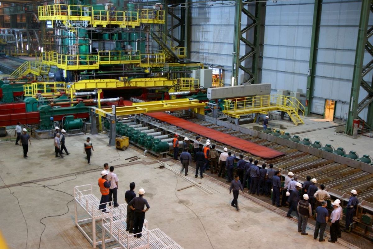 تصاویری خاطره‌ انگیز از روزهایی که نخستین محصول در شرکت فولاد اکسین خوزستان تولید شد