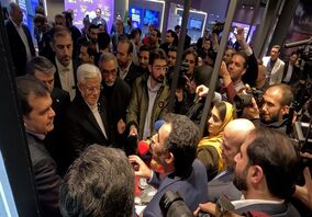 معاون اول رئیس‌جمهور از غرفه مرکز تحقیقات فرآوری مواد معدنی ایران