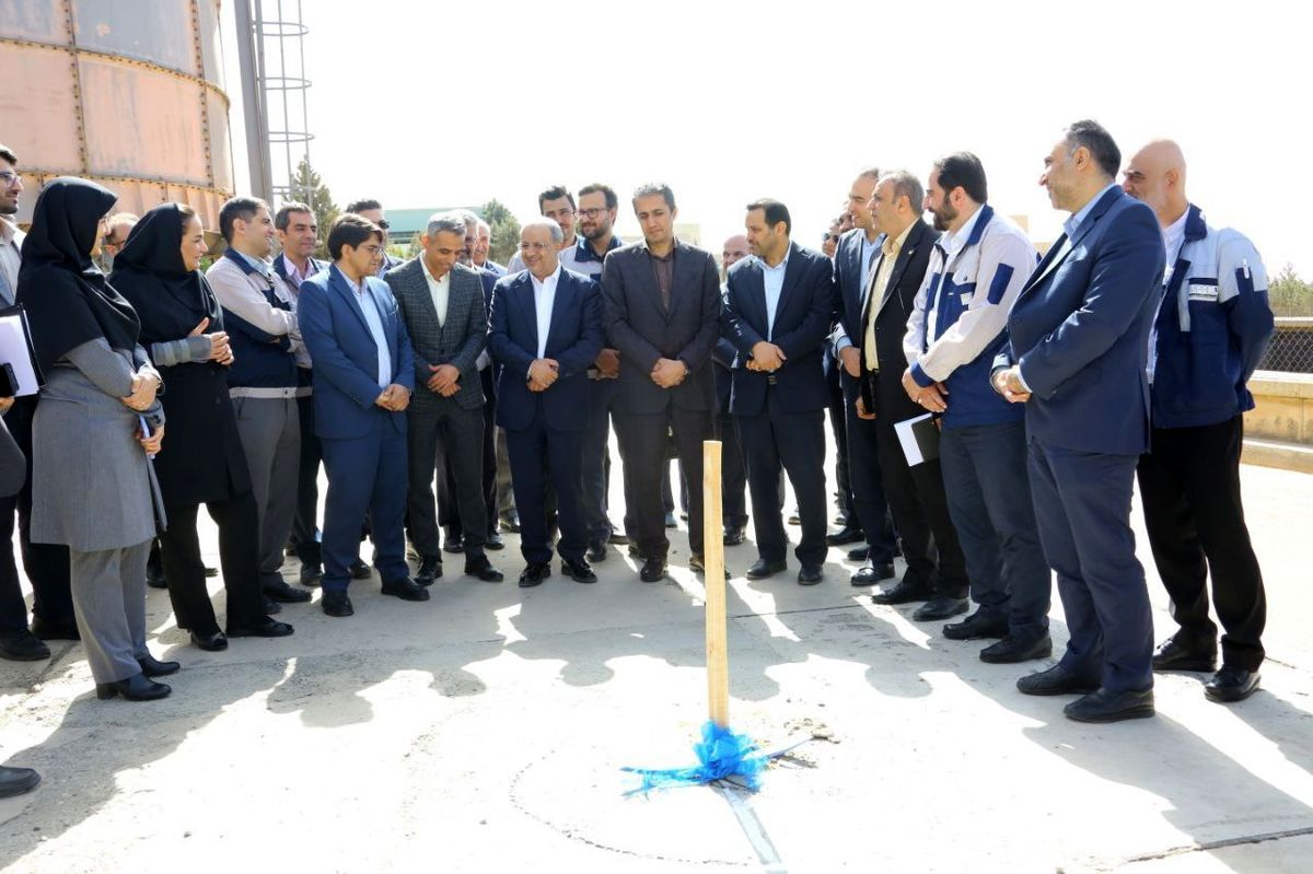 با حضور آقاجانلو و جعفری و انجام شد؛کلنگ زنی طرح ملی احداث واحد نیمه صنعتی SMR برای نخستین بار در کشور/ گام ایمیدرو برای تبدیل سنگ آهن هماتیت به مگنتیت