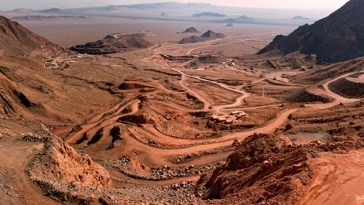 بیش از ۸۰ کارخانه سرب و روی خریدار مواد معدنی مجتمع معدنی انگوران

