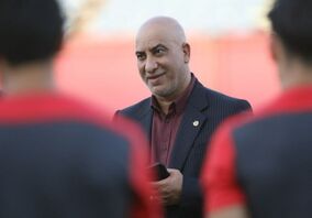 کنایه تند صدری به آجورلو: حرف زدن بلد نیستید حداقل حرف نزدن را یاد بگیرید

